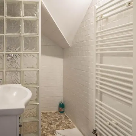Litchi Lovely Loft With Ac Rue Du Paquier Апартаменти *
